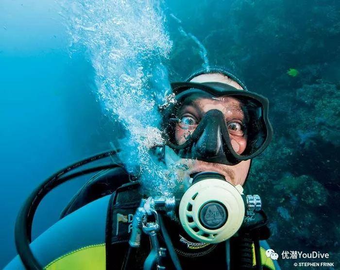 二进制数10000111转化成的十六进制数为____。A87H B88H C111H D121H？游戏画面